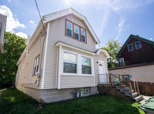 1424 S 20th St, Milwaukee, WI 53204