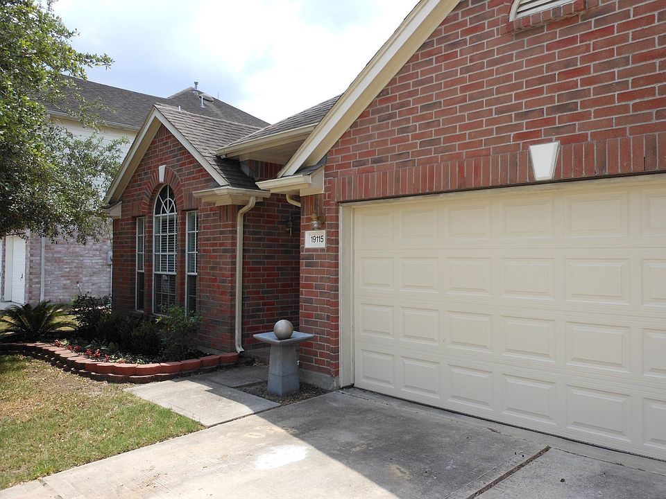 1st image of 19115 Summer Anne Dr
