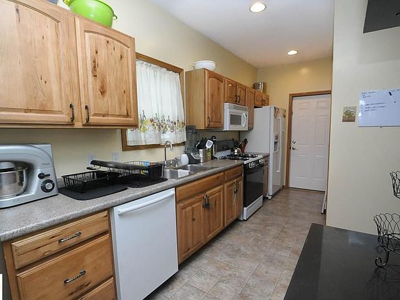 5th image of 438 E Nelson St