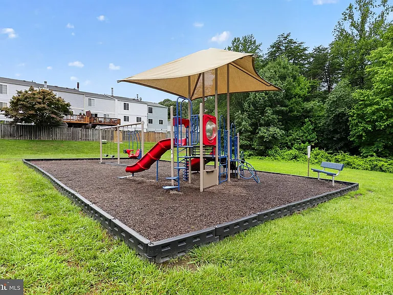 8700 Calvert Cliff Ct — Photo 17