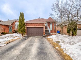 25 Crompton Dr, Barrie, ON L4M 6N1