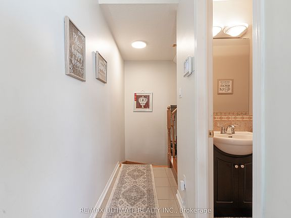 3rd image of 6560 Opera Glass Cres