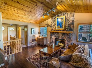 23722 Scenic Dr, Crestline, CA 92325