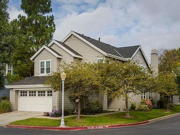 2nd image of 32 Waterside Cir
