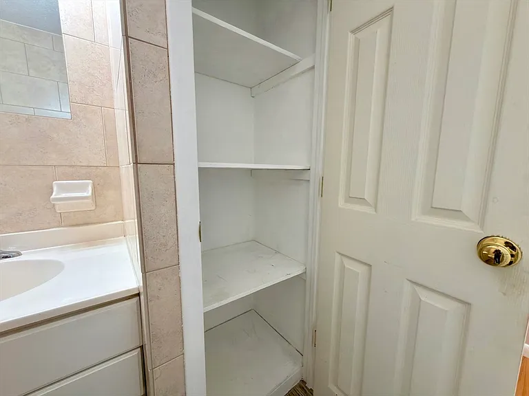 89 Pleasant St #C1 — Photo 22