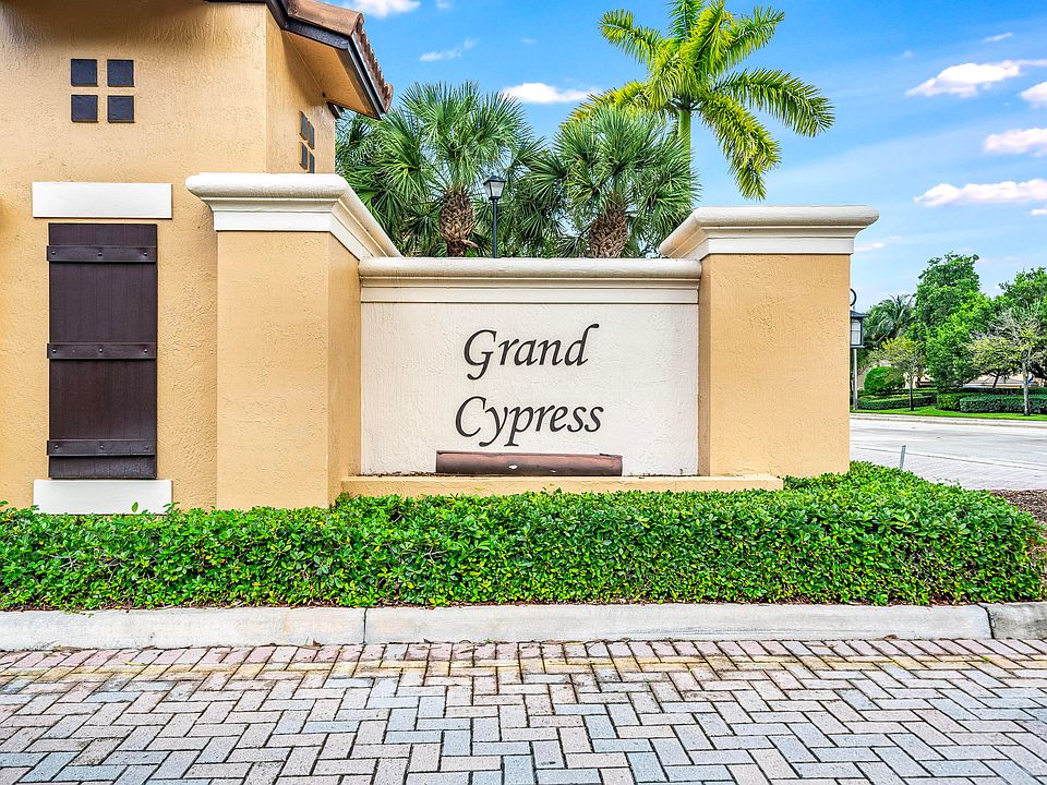 Home For Sale In Grand Cypress