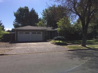 344 Shadow Lawn Dr, Eagle Pt, OR 97524