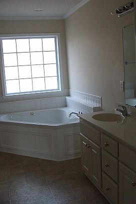 5th image of 452 Franklin Haynes Dr