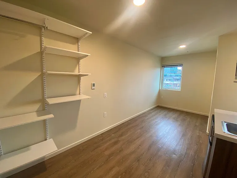 Plaza Apartments — Photo 93