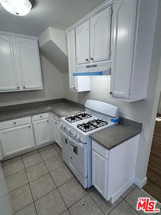 4 bed, 2.0 bath, 1500 sqft, $3,190 — Photo 4