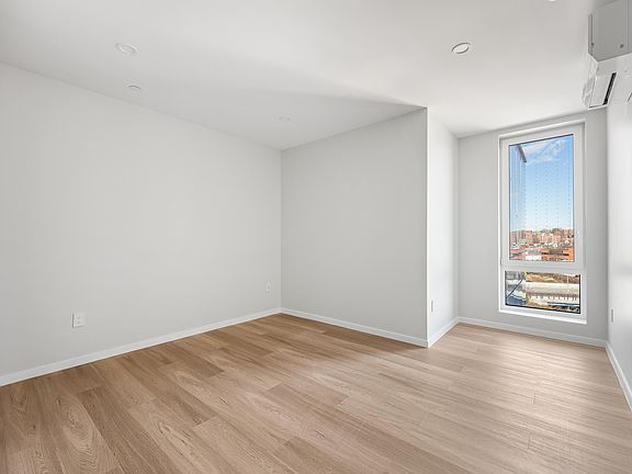 5th image of 13277 Metropolitan Ave #5C