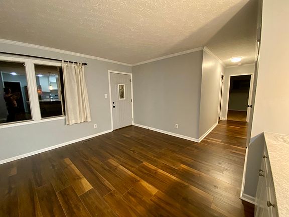 3rd image of 5322 Crescent Dr