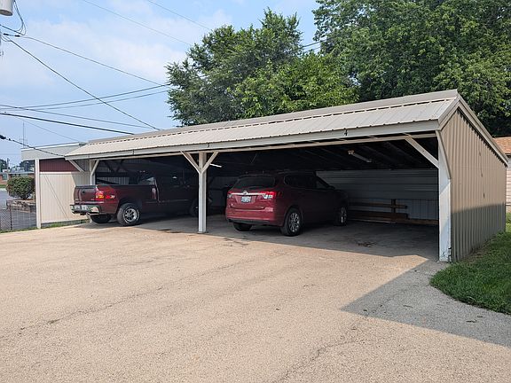 2nd image of 528 Grand Ave #1