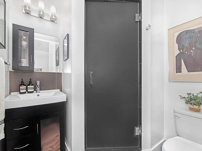 245 Lenox Ave #4 — Photo 8