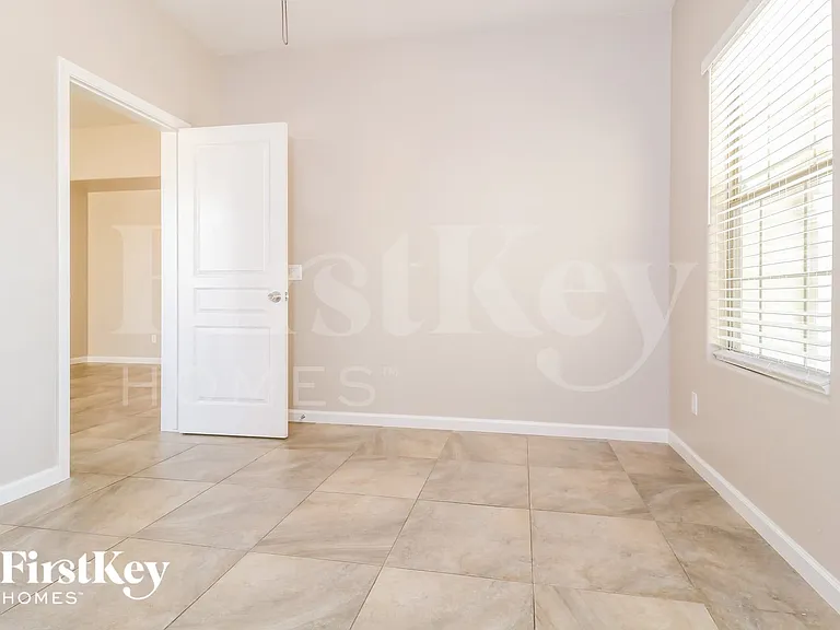 1127 S 220th Dr — Photo 11