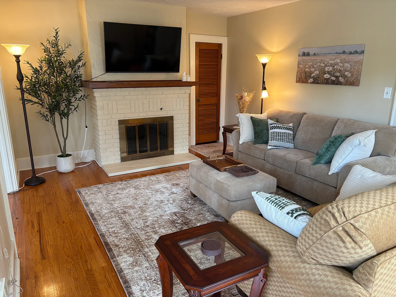 2 bed, 1100 sqft, $2,800 — Photo 2