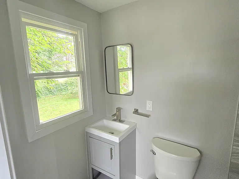 484 Shurs Ln — Photo 10