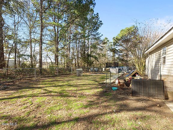 4th image of 107 Southwest Drive
