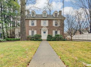 1240 W Vine St, Springfield, IL 62704