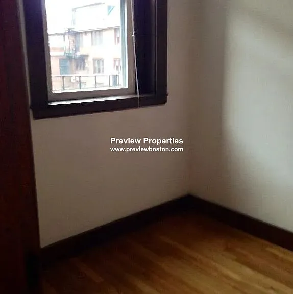 Beacon St — Photo 12
