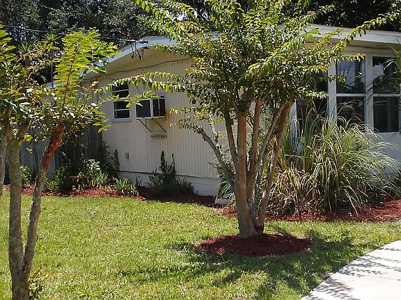 4th image of 200 Parkwood Dr