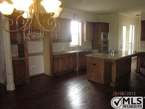 4th image of 1311 Featherwood Dr