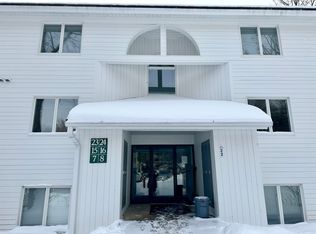22 Glades Dr #8, Warren, VT 05674