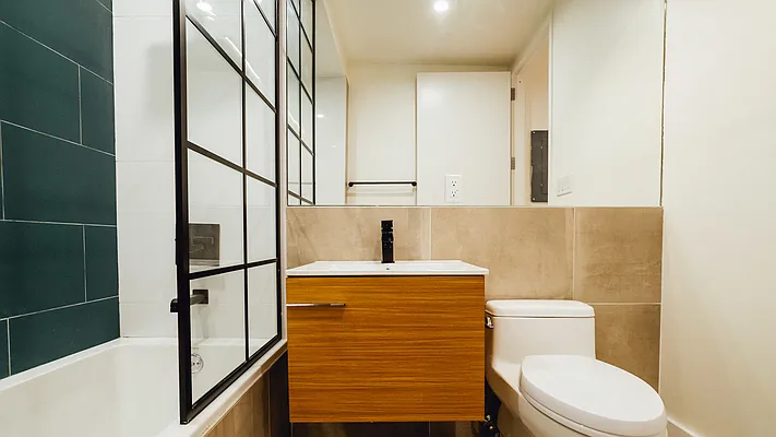 Rented by Nooklyn NYC LLC | media 9
