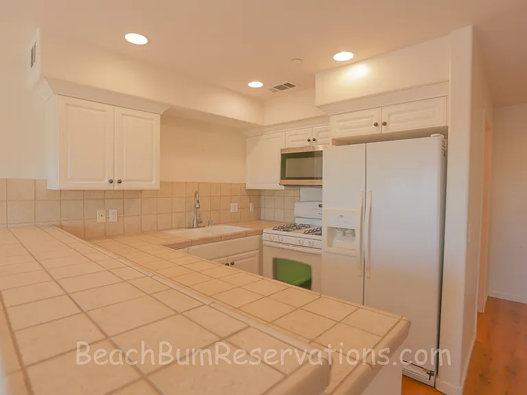 484 Stimson Ave — Photo 17