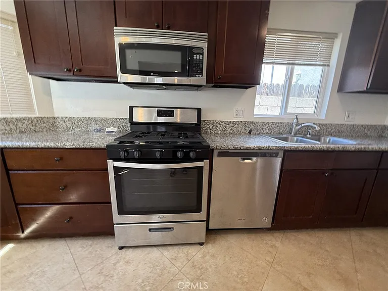 7322 Lindley Ave — Photo 3