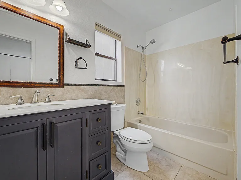 1301 E Taro Ln — Photo 22