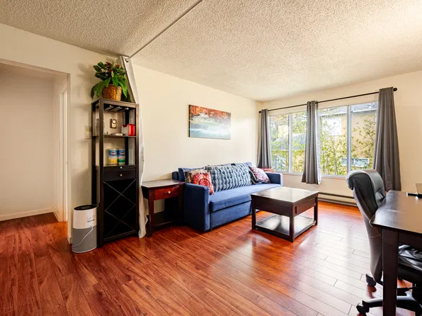 700 Calhoun St APT 303, Albany, CA 94706