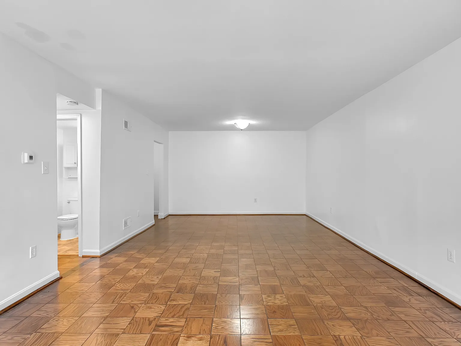 3 bed, 1.5 bath, 1129 sqft, $1,975 — Photo 2