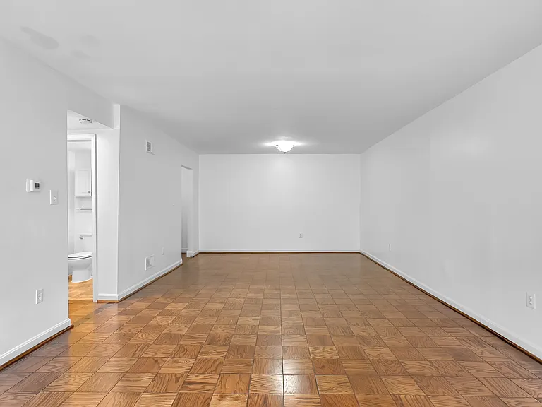 Living/Dining Room 1