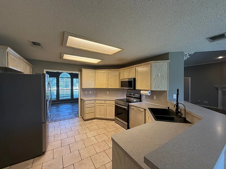 3501 Grandview Dr — Photo 6