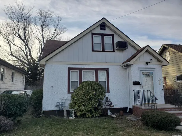 21 Oxford Street, Malverne, NY 11565