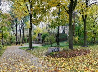 789 Locust Dr, Tallmadge, OH 44278