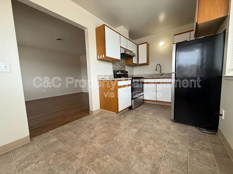 803 Hawthorne St #7 — Photo 11