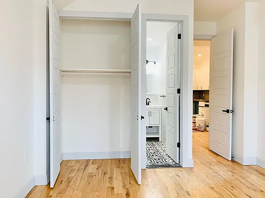 Rented by Blue Egg Realty Corp | media 23