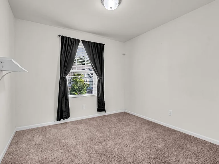 1034 Livingstone Ln — Photo 25
