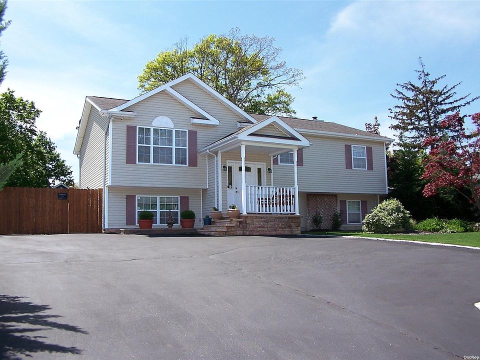 1st image of 580 Rosevale Avenue