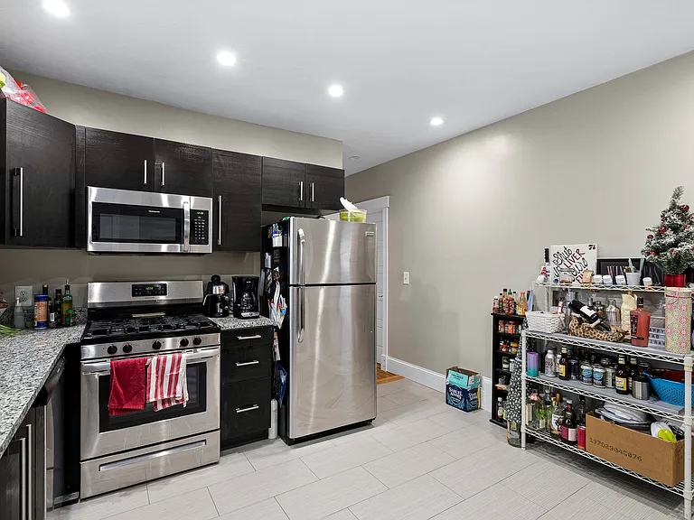79 Saxton St #3 — Photo 3