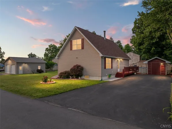 138 Oswego Ave, Canastota, NY 13032