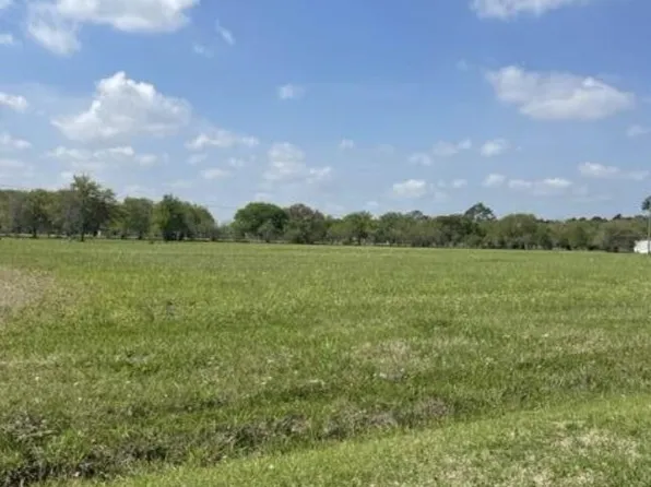 3 Vincent Guidry Rd, Breaux Bridge, LA 70517