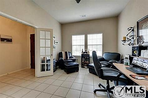 5th image of 428 Crown Oaks Dr