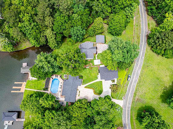 4th image of 339 Thomas Dr