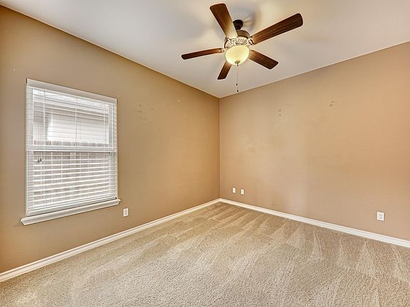 3rd image of 4005 Yankees Pl