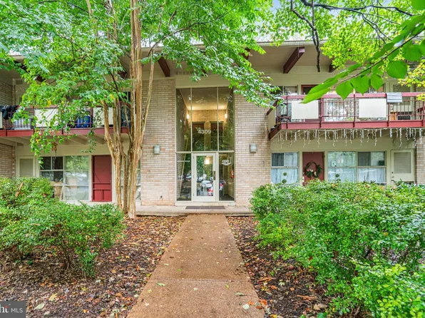4309 Americana Dr APT 10, Annandale, VA 22003