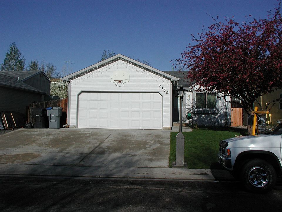 2159 Hackberry