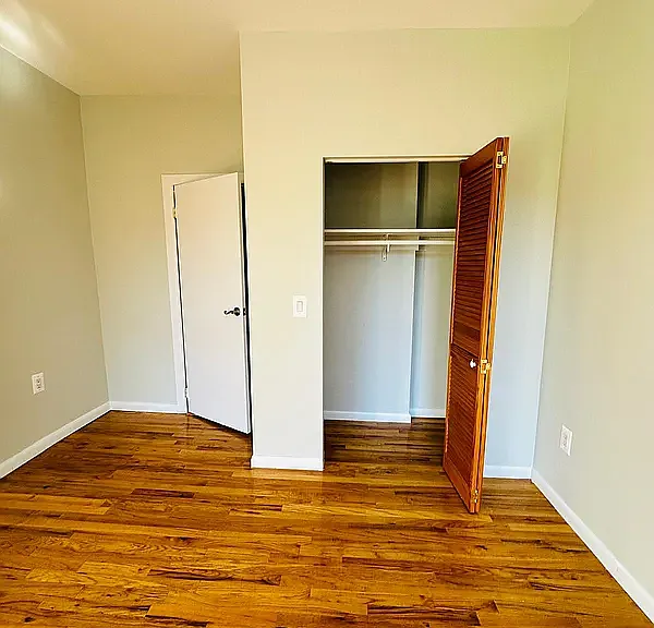 327 W 21st St #4W — Photo 5